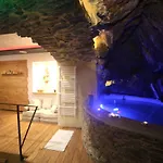 Troglodyte Avec Cour, A 20m Des Plages, Loveroom Avec Jacuzzi 