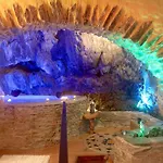 Troglodyte Avec Cour, A 20m Des Plages, Loveroom Avec Jacuzzi 