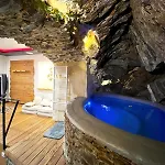 Appartement Troglodyte Avec Cour, A 20m Des Plages, Loveroom Avec Jacuzzi 