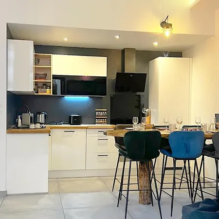 Troglodyte Avec Cour, A 20m Des Plages, Loveroom Avec Jacuzzi 