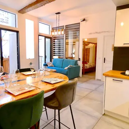 Troglodyte Avec Cour, à 20m Des Plages, Loveroom Avec Jacuzzi Le Ginkgo Apartamento