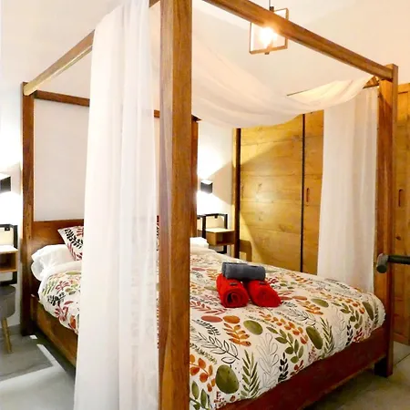 Troglodyte Avec Cour, A 20m Des Plages, Loveroom Avec Jacuzzi 