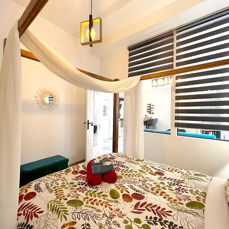 Apartamento Troglodyte Avec Cour, à 20m Des Plages, Loveroom Avec Jacuzzi Le Ginkgo *