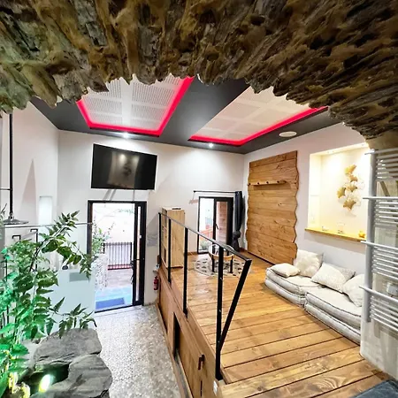 Troglodyte Avec Cour, à 20m Des Plages, Loveroom Avec Jacuzzi Le Ginkgo Collioure