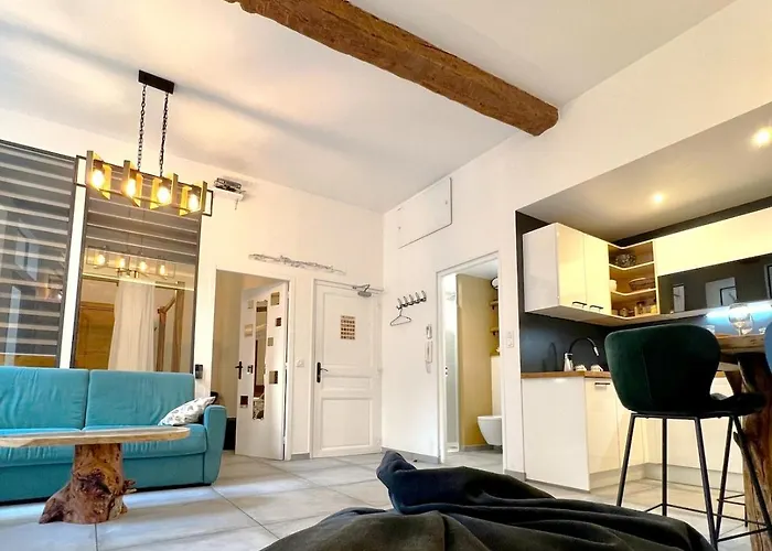 Troglodyte Avec Cour, A 20m Des Plages, Loveroom Avec Jacuzzi 