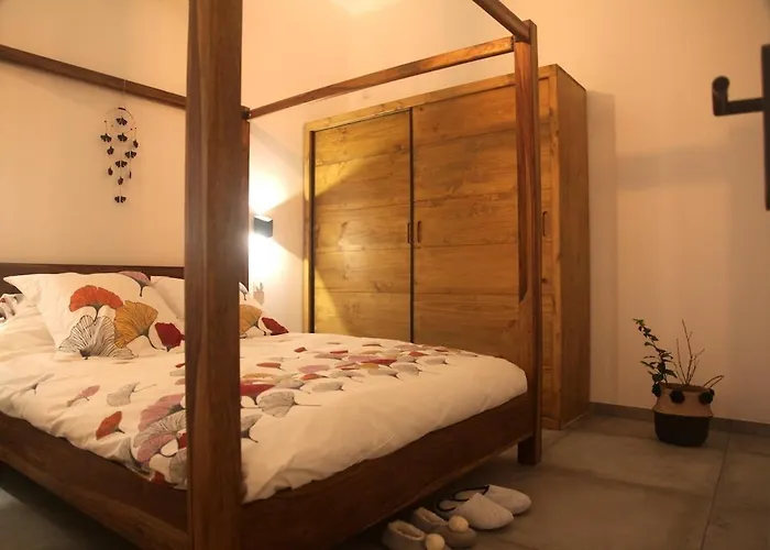 Apartament Troglodyte Avec Cour, A 20m Des Plages, Loveroom Avec Jacuzzi 